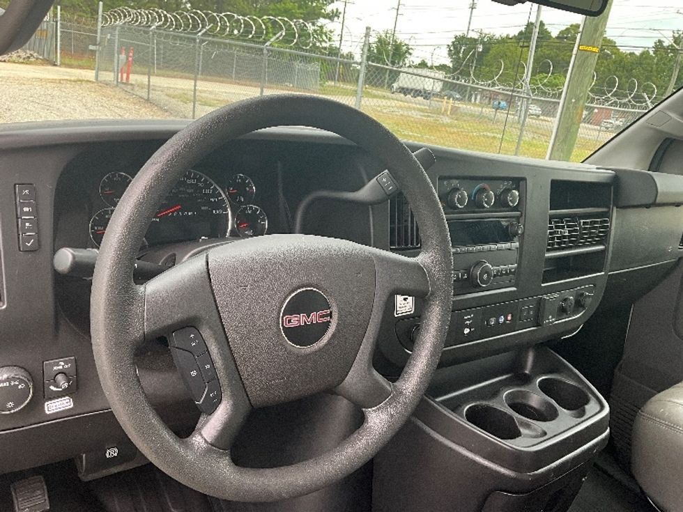 Light Duty Box Truck-Light and Medium Duty Trucks-GMC-2021-Savana G33903-Fayetteville-NC-106,724\n\t\tmiles-$ 29,000 - Image 16