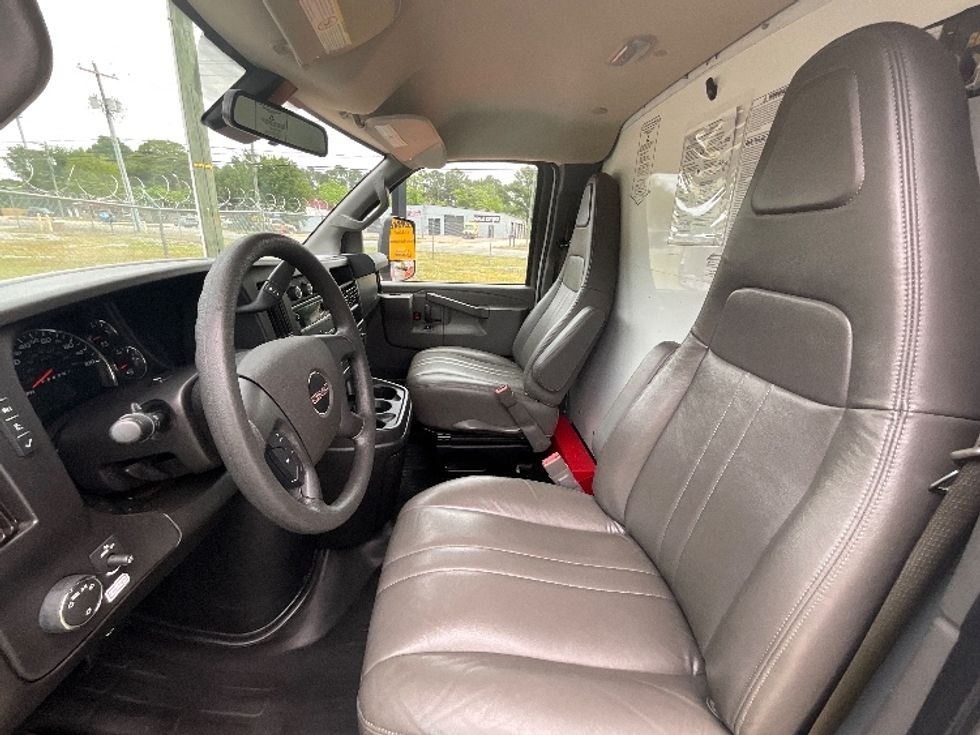 Light Duty Box Truck-Light and Medium Duty Trucks-GMC-2021-Savana G33903-Fayetteville-NC-106,724\n\t\tmiles-$ 29,000 - Image 17