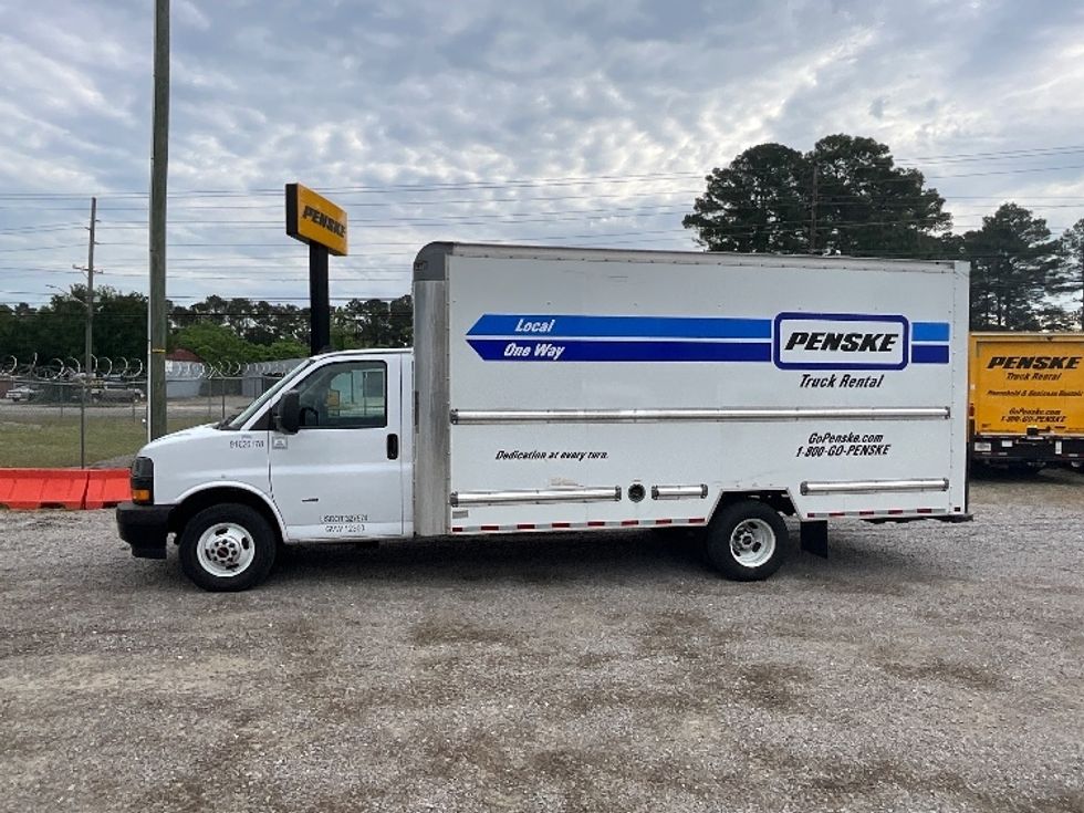Light Duty Box Truck-Light and Medium Duty Trucks-GMC-2021-Savana G33903-Fayetteville-NC-106,724\n\t\tmiles-$ 29,000 - Image 3
