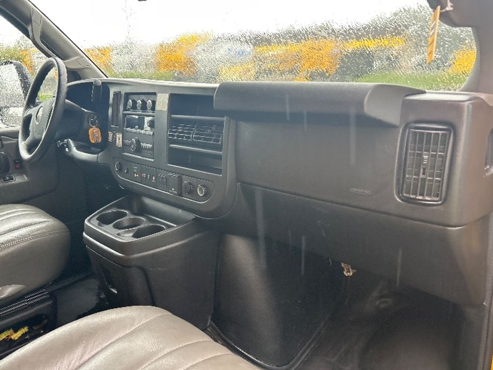 Light Duty Box Truck-Light and Medium Duty Trucks-GMC-2021-Savana G33903-Fitchburg-MA-110,942\n\t\tmiles-$ 24,000 - Image 18