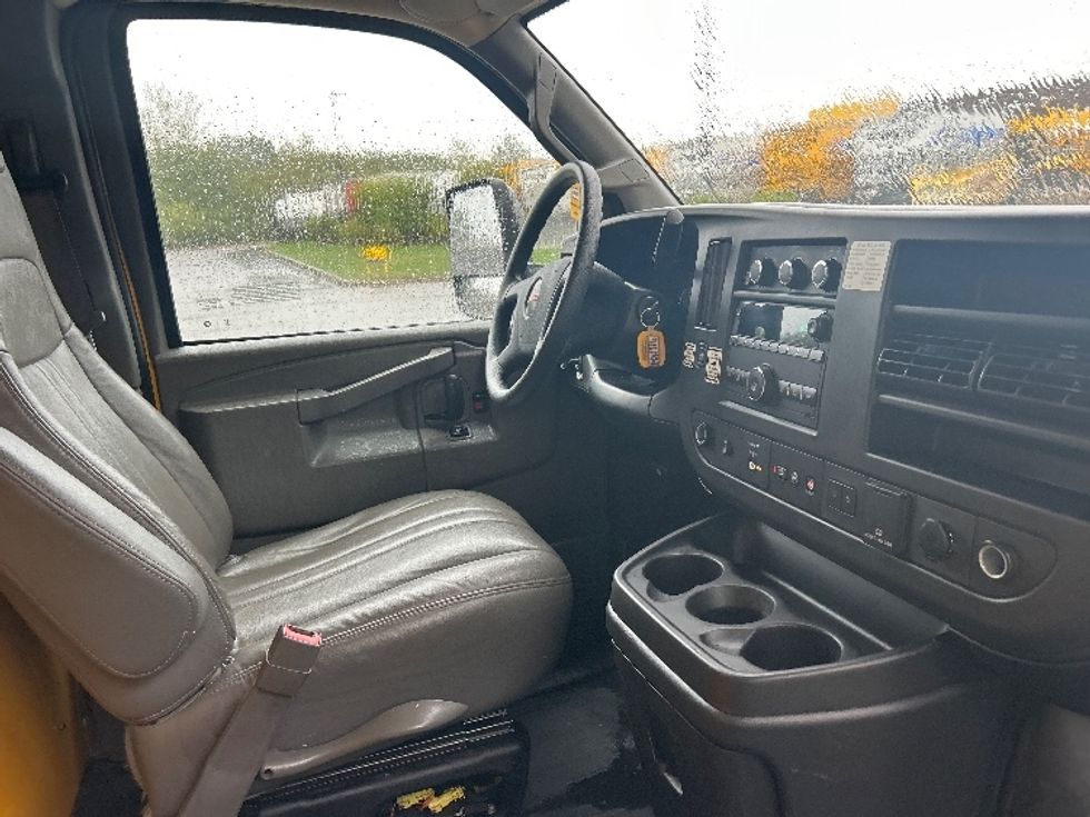 Light Duty Box Truck-Light and Medium Duty Trucks-GMC-2021-Savana G33903-Fitchburg-MA-110,942\n\t\tmiles-$ 24,000 - Image 19