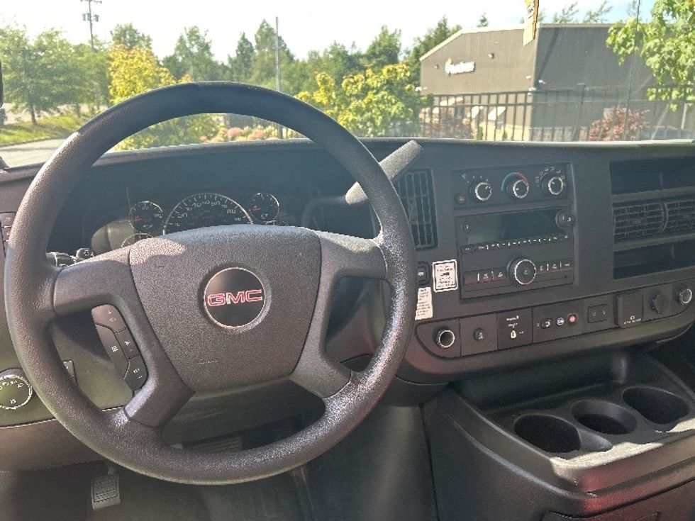 Light Duty Box Truck-Light and Medium Duty Trucks-GMC-2021-Savana G33903-Fitchburg-MA-81,555\n\t\tmiles-$ 28,250 - Image 18