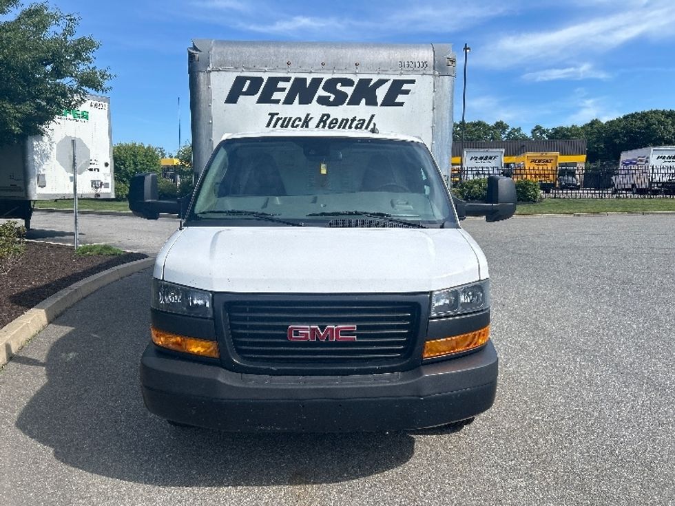 Light Duty Box Truck-Light and Medium Duty Trucks-GMC-2021-Savana G33903-Fitchburg-MA-81,555\n\t\tmiles-$ 28,250 - Image 2