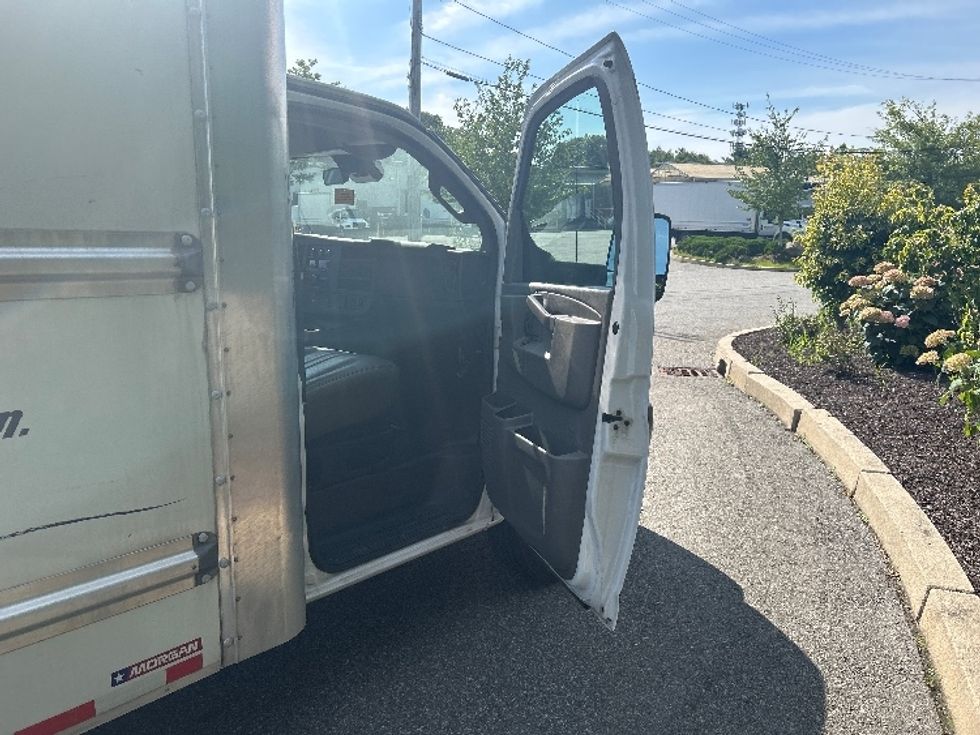 Light Duty Box Truck-Light and Medium Duty Trucks-GMC-2021-Savana G33903-Fitchburg-MA-81,555\n\t\tmiles-$ 28,250 - Image 20