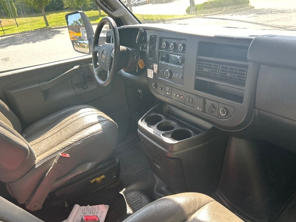 Light Duty Box Truck-Light and Medium Duty Trucks-GMC-2021-Savana G33903-Fitchburg-MA-81,555\n\t\tmiles-$ 28,250 - Image 22