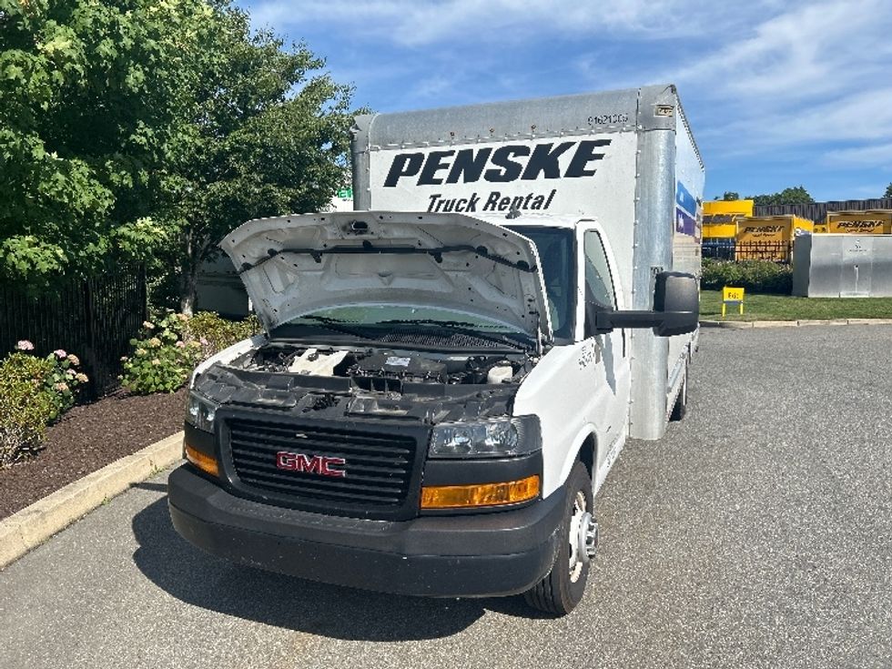 Light Duty Box Truck-Light and Medium Duty Trucks-GMC-2021-Savana G33903-Fitchburg-MA-81,555\n\t\tmiles-$ 28,250 - Image 25