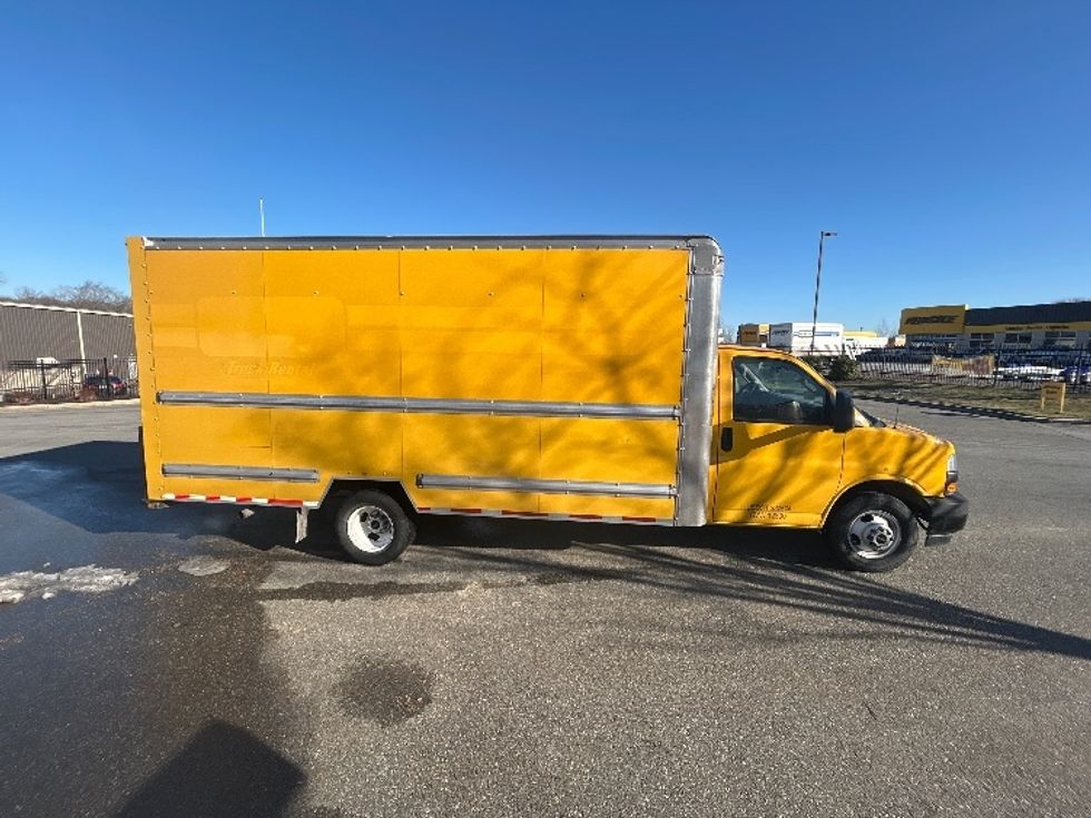 Light Duty Box Truck-Light and Medium Duty Trucks-GMC-2021-Savana G33903-Fitchburg-MA-86,804\n\t\tmiles-$ 26,500 - Image 15