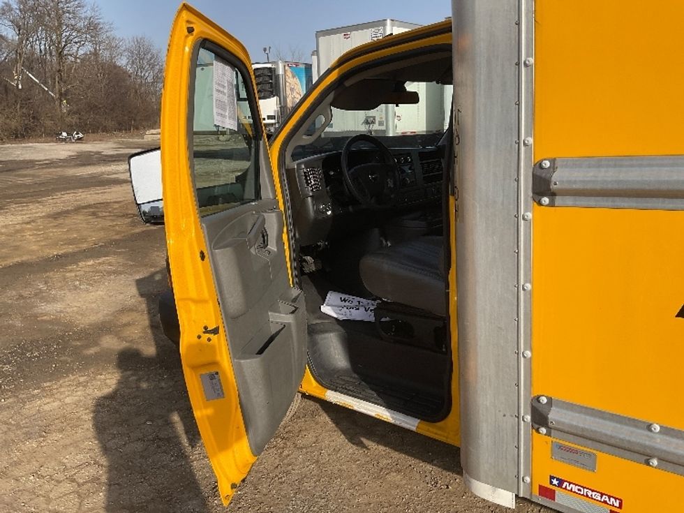 Light Duty Box Truck-Light and Medium Duty Trucks-GMC-2021-Savana G33903-Fitchburg-MA-86,804\n\t\tmiles-$ 26,500 - Image 16