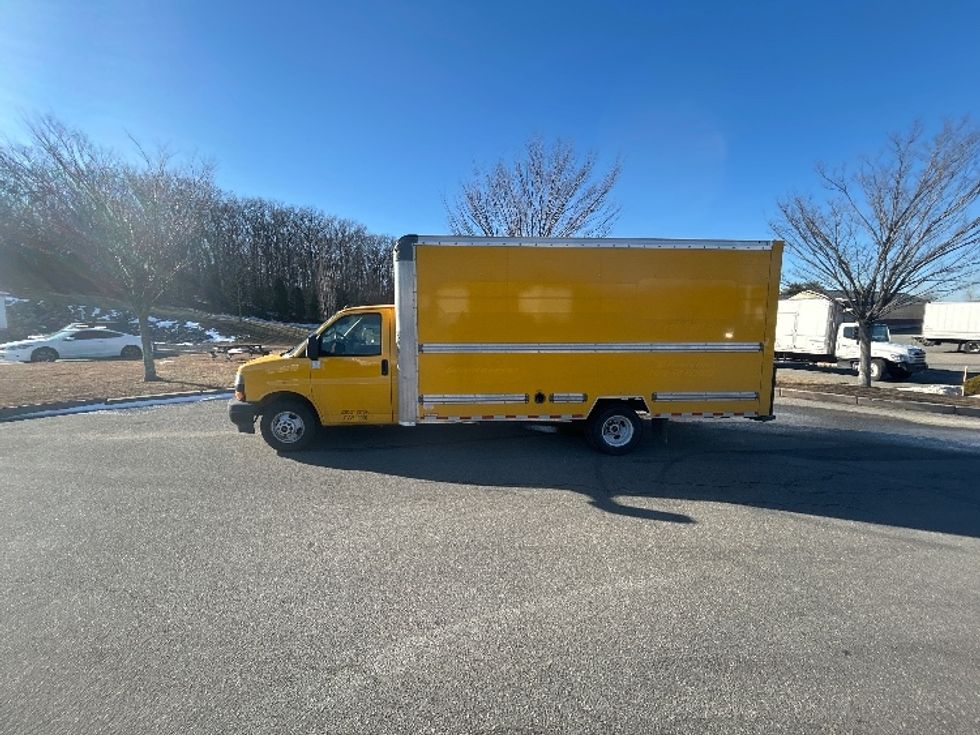 Light Duty Box Truck-Light and Medium Duty Trucks-GMC-2021-Savana G33903-Fitchburg-MA-86,804\n\t\tmiles-$ 26,500 - Image 4