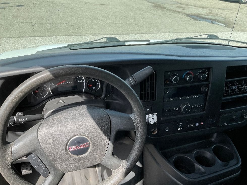 Light Duty Box Truck-Light and Medium Duty Trucks-GMC-2021-Savana G33903-Flint-MI-102,953\n\t\tmiles-$ 28,250 - Image 17