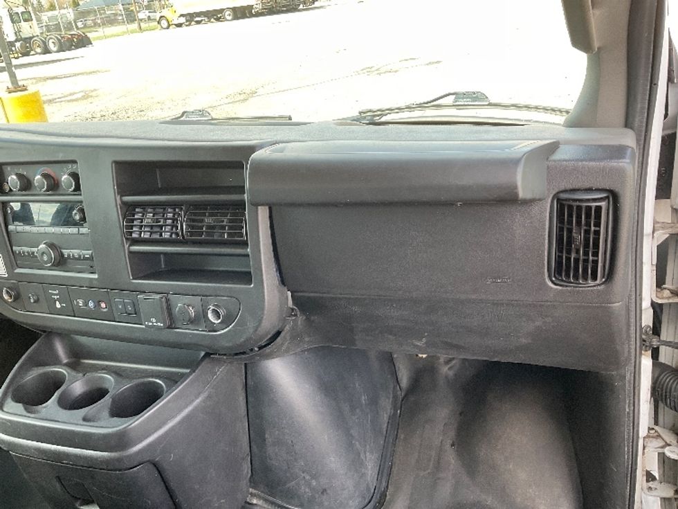 Light Duty Box Truck-Light and Medium Duty Trucks-GMC-2021-Savana G33903-Flint-MI-102,953\n\t\tmiles-$ 28,250 - Image 20