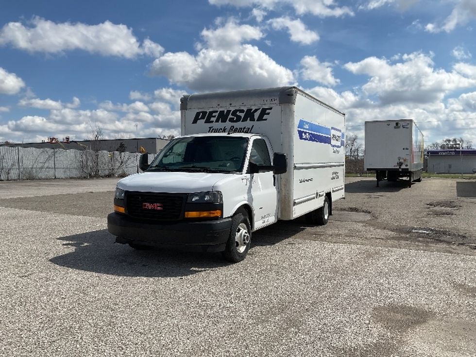 Light Duty Box Truck-Light and Medium Duty Trucks-GMC-2021-Savana G33903-Flint-MI-102,953\n\t\tmiles-$ 28,250 - Image 3