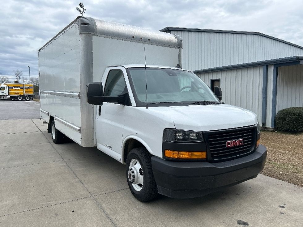 Light Duty Box Truck-Light and Medium Duty Trucks-GMC-2021-Savana G33903-Florence-SC-116,563\n\t\tmiles-$ 29,250 - Image 1