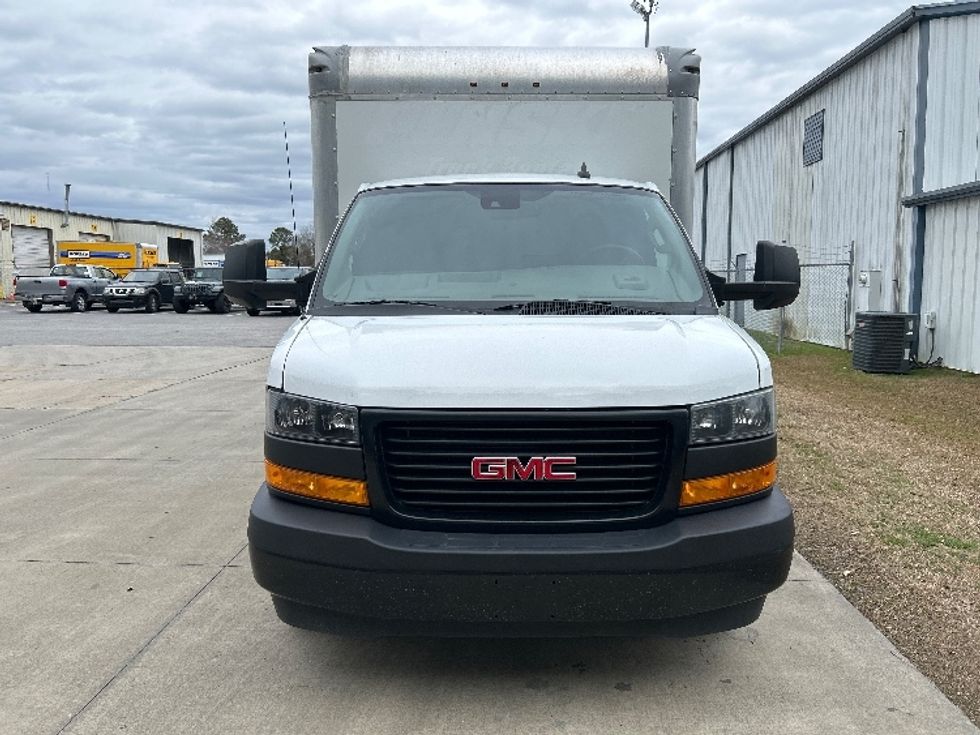 Light Duty Box Truck-Light and Medium Duty Trucks-GMC-2021-Savana G33903-Florence-SC-116,563\n\t\tmiles-$ 29,250 - Image 2
