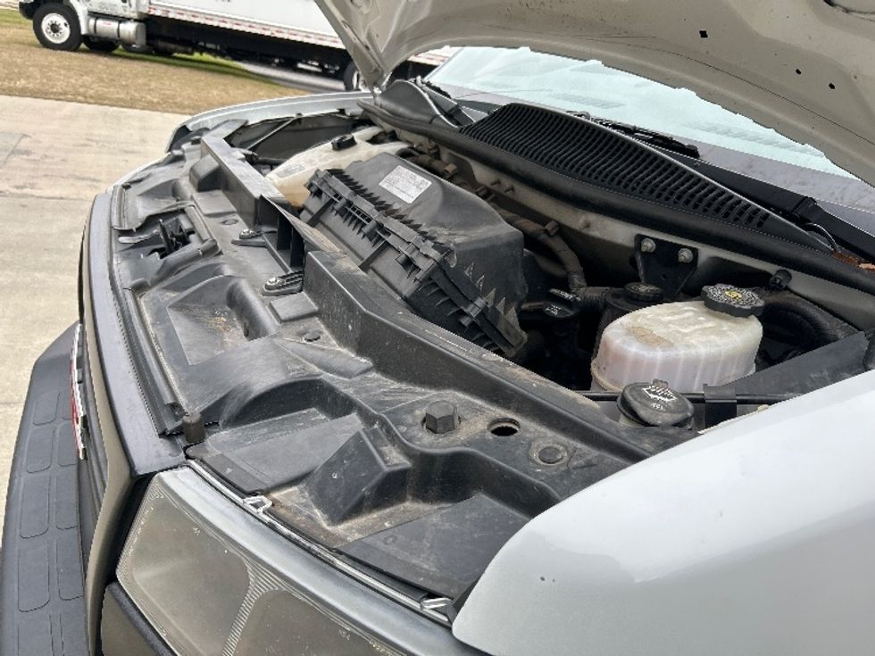 Light Duty Box Truck-Light and Medium Duty Trucks-GMC-2021-Savana G33903-Florence-SC-116,563\n\t\tmiles-$ 29,250 - Image 24