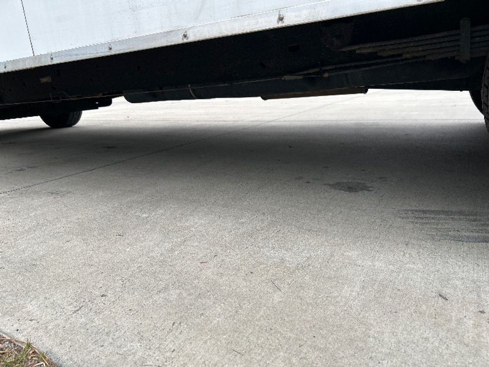 Light Duty Box Truck-Light and Medium Duty Trucks-GMC-2021-Savana G33903-Florence-SC-116,563\n\t\tmiles-$ 29,250 - Image 5