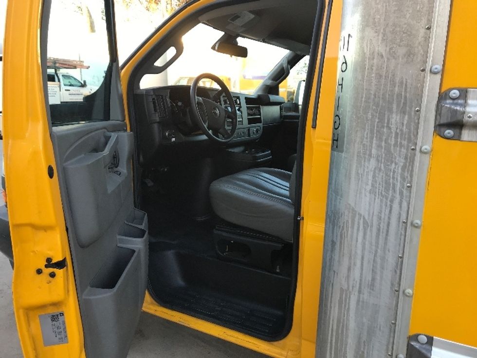 Light Duty Box Truck-Light and Medium Duty Trucks-GMC-2021-Savana G33903-Fontana-CA-100,972\n\t\tmiles-$ 27,500 - Image 16