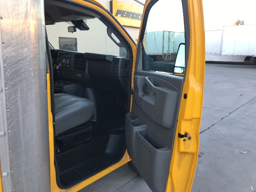 Light Duty Box Truck-Light and Medium Duty Trucks-GMC-2021-Savana G33903-Fontana-CA-100,972\n\t\tmiles-$ 27,500 - Image 20