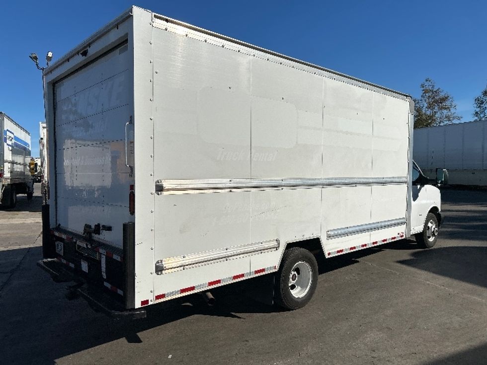Light Duty Box Truck-Light and Medium Duty Trucks-GMC-2021-Savana G33903-Fontana-CA-101,270\n\t\tmiles-$ 30,500 - Image 12