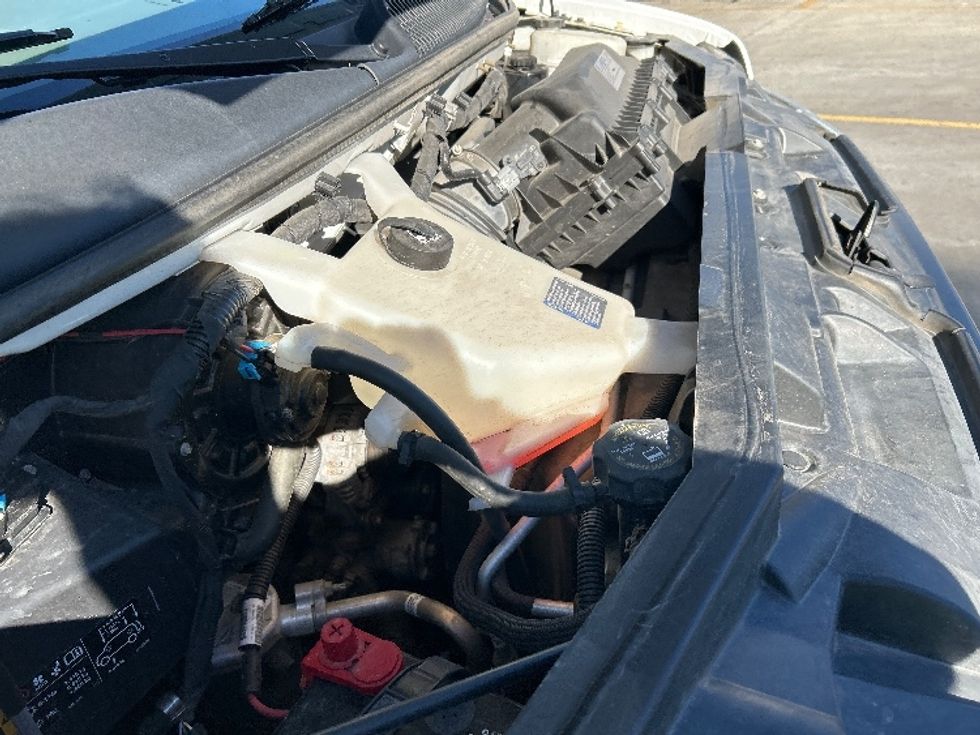 Light Duty Box Truck-Light and Medium Duty Trucks-GMC-2021-Savana G33903-Fontana-CA-101,270\n\t\tmiles-$ 30,500 - Image 22