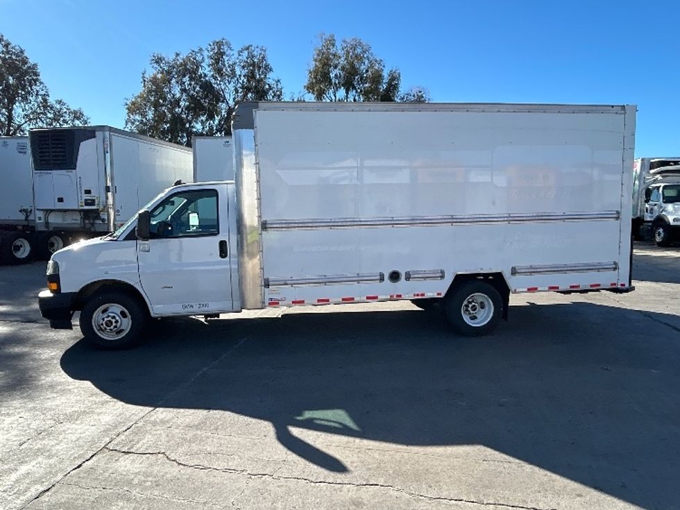 Light Duty Box Truck-Light and Medium Duty Trucks-GMC-2021-Savana G33903-Fontana-CA-101,270\n\t\tmiles-$ 30,500 - Image 4