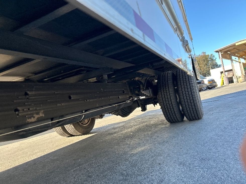 Light Duty Box Truck-Light and Medium Duty Trucks-GMC-2021-Savana G33903-Fontana-CA-101,270\n\t\tmiles-$ 30,500 - Image 5