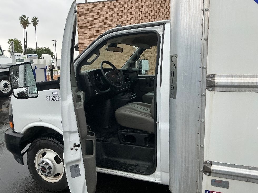 Light Duty Box Truck-Light and Medium Duty Trucks-GMC-2021-Savana G33903-Fontana-CA-102,047\n\t\tmiles-$ 30,500 - Image 16