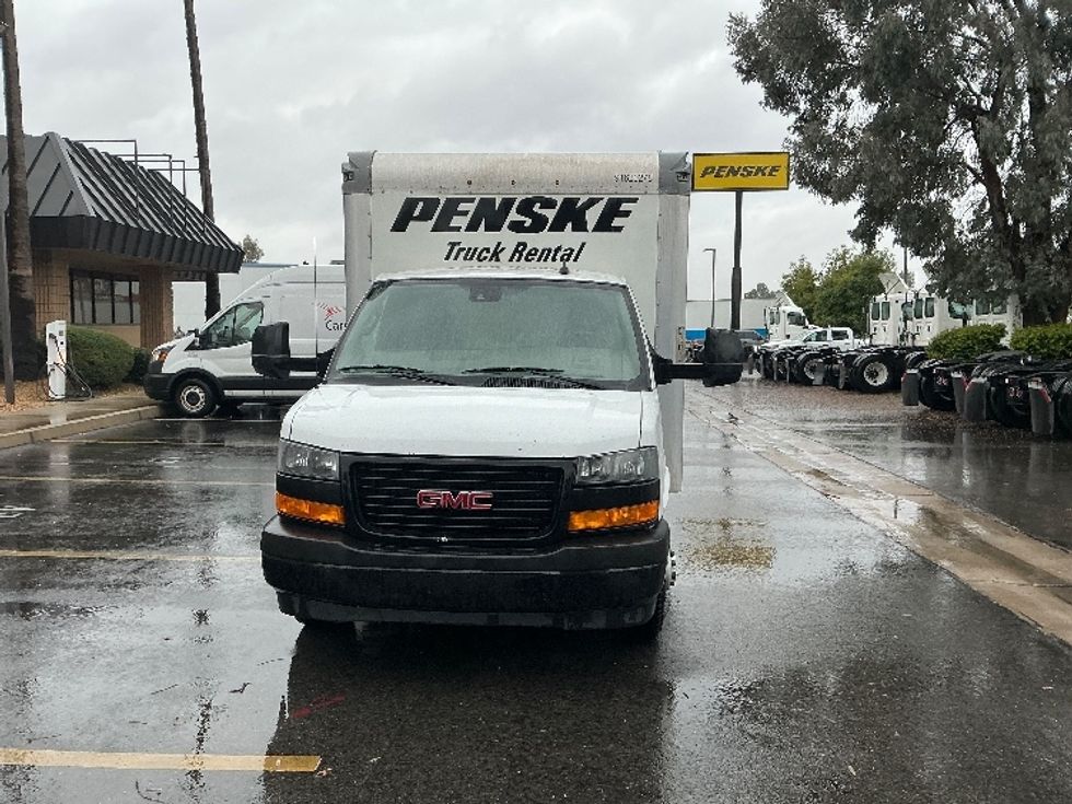 Light Duty Box Truck-Light and Medium Duty Trucks-GMC-2021-Savana G33903-Fontana-CA-102,047\n\t\tmiles-$ 30,500 - Image 2