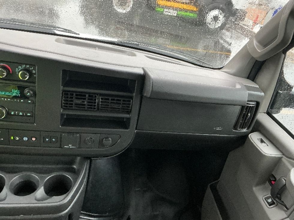 Light Duty Box Truck-Light and Medium Duty Trucks-GMC-2021-Savana G33903-Fontana-CA-102,047\n\t\tmiles-$ 30,500 - Image 21