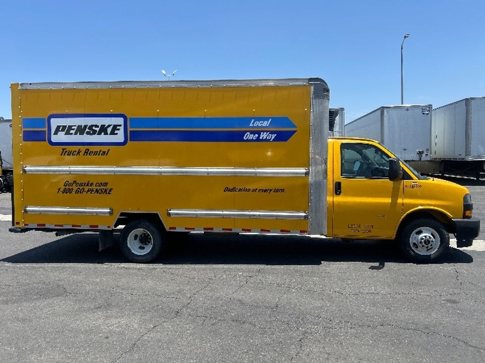 Light Duty Box Truck-Light and Medium Duty Trucks-GMC-2021-Savana G33903-Fontana-CA-105,372\n\t\tmiles-$ 23,500 - Image 15