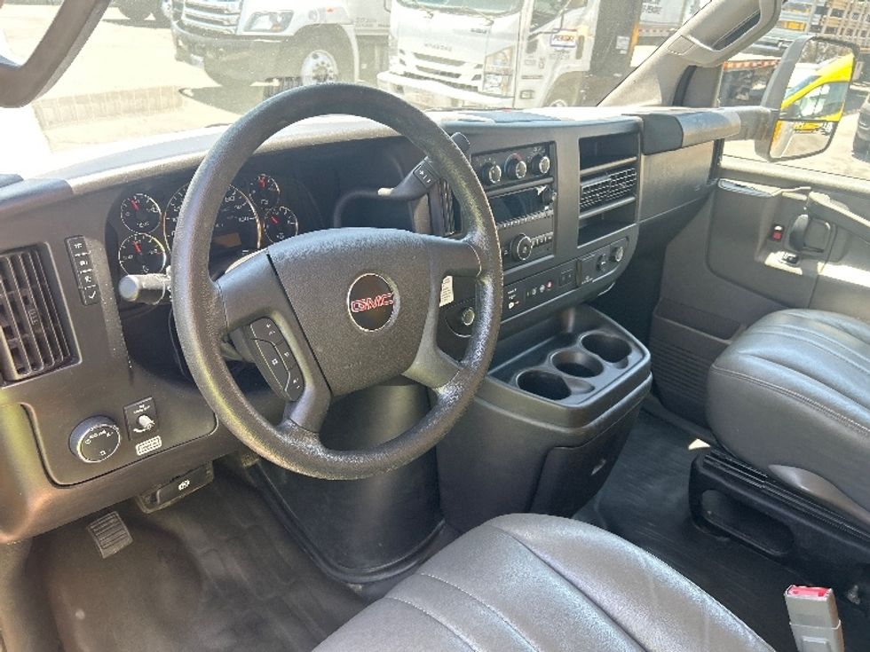 Light Duty Box Truck-Light and Medium Duty Trucks-GMC-2021-Savana G33903-Fontana-CA-105,372\n\t\tmiles-$ 23,500 - Image 17
