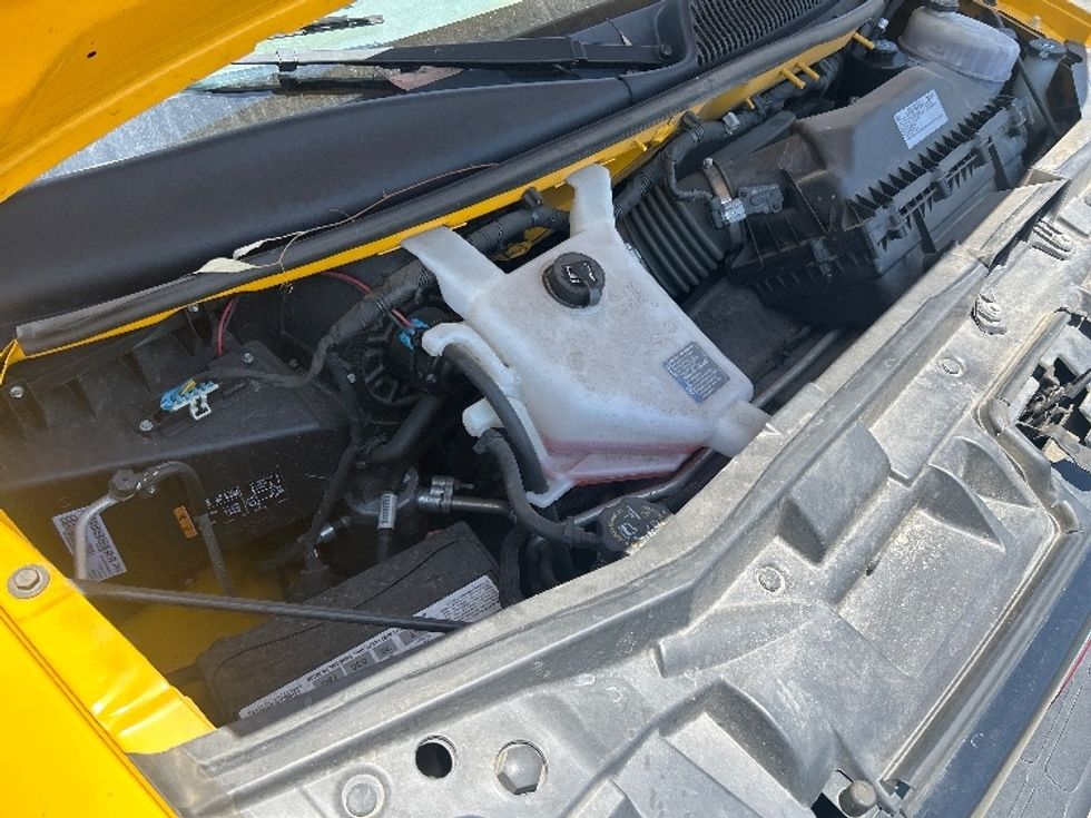 Light Duty Box Truck-Light and Medium Duty Trucks-GMC-2021-Savana G33903-Fontana-CA-105,372\n\t\tmiles-$ 23,500 - Image 23