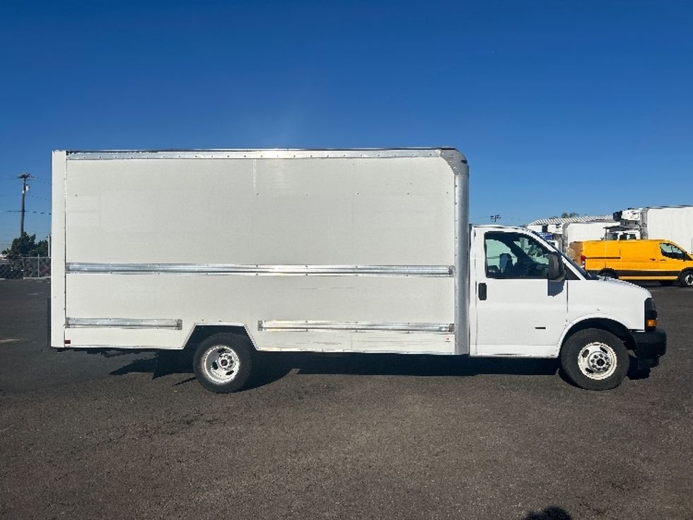 Light Duty Box Truck-Light and Medium Duty Trucks-GMC-2021-Savana G33903-Fontana-CA-108,916\n\t\tmiles-$ 29,750 - Image 15
