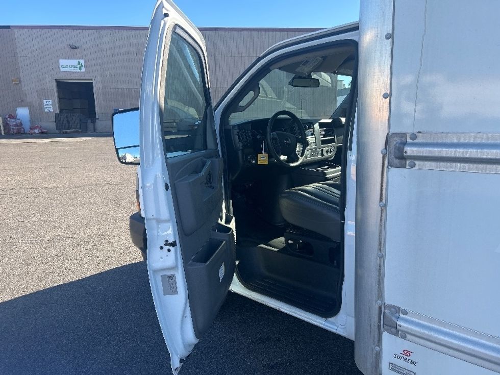 Light Duty Box Truck-Light and Medium Duty Trucks-GMC-2021-Savana G33903-Fontana-CA-108,916\n\t\tmiles-$ 29,750 - Image 16