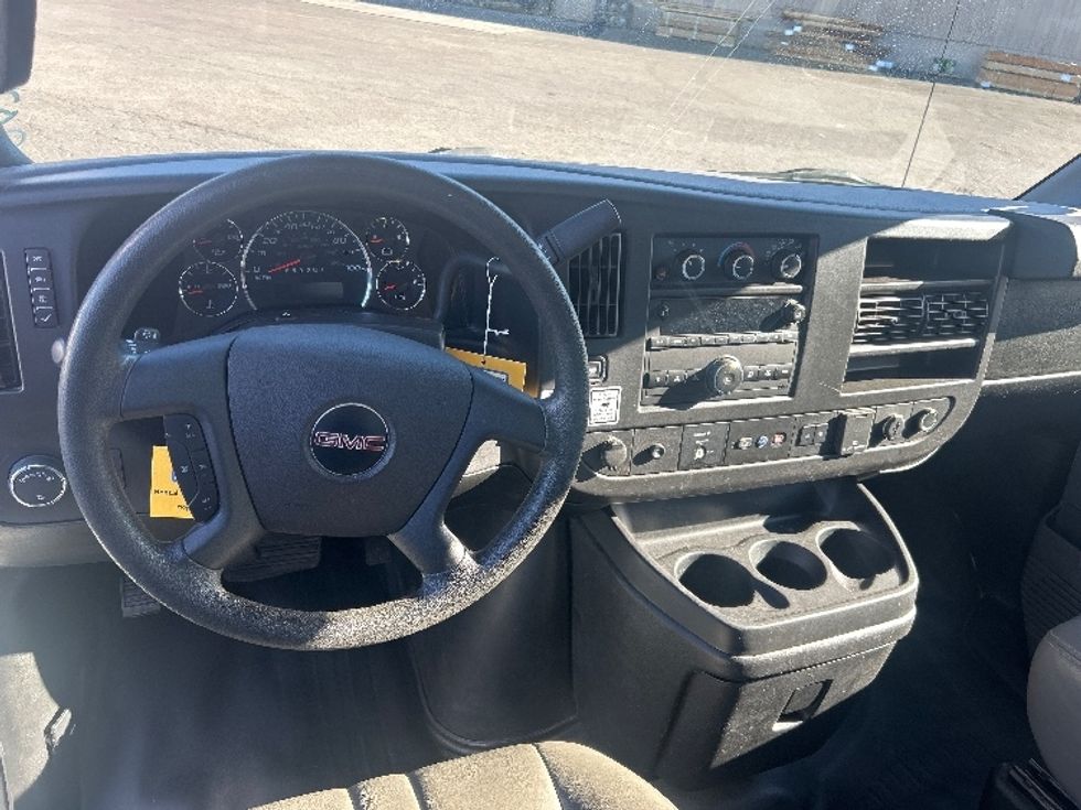 Light Duty Box Truck-Light and Medium Duty Trucks-GMC-2021-Savana G33903-Fontana-CA-108,916\n\t\tmiles-$ 29,750 - Image 18