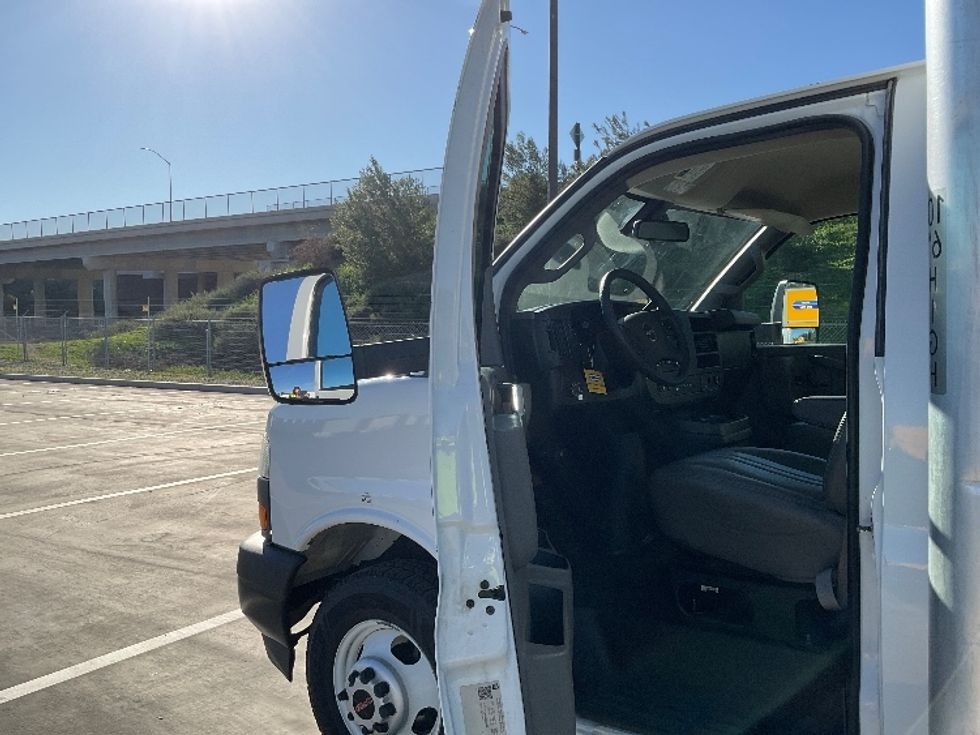 Light Duty Box Truck-Light and Medium Duty Trucks-GMC-2021-Savana G33903-Fontana-CA-110,308\n\t\tmiles-$ 29,500 - Image 16