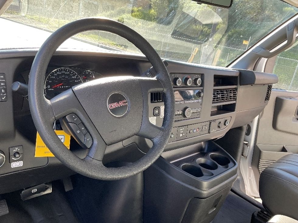 Light Duty Box Truck-Light and Medium Duty Trucks-GMC-2021-Savana G33903-Fontana-CA-110,308\n\t\tmiles-$ 29,500 - Image 17