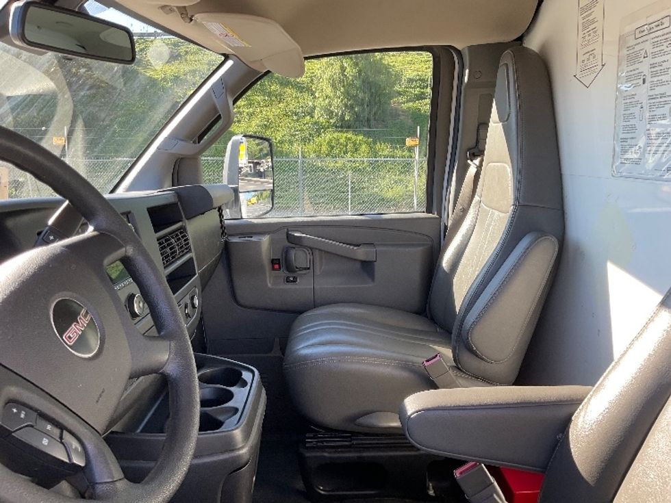 Light Duty Box Truck-Light and Medium Duty Trucks-GMC-2021-Savana G33903-Fontana-CA-110,308\n\t\tmiles-$ 29,500 - Image 19