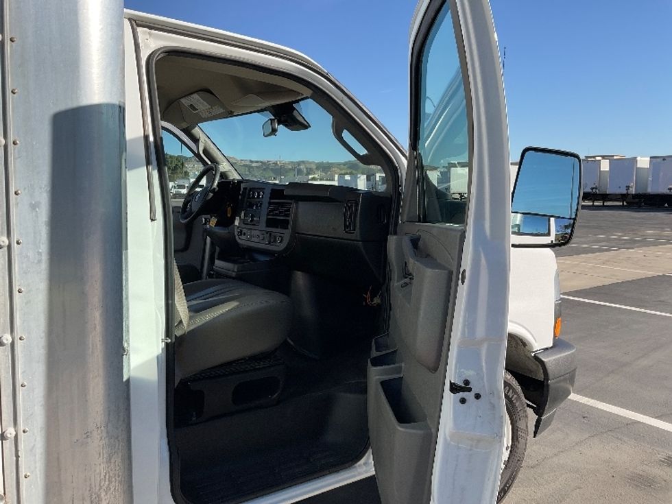 Light Duty Box Truck-Light and Medium Duty Trucks-GMC-2021-Savana G33903-Fontana-CA-110,308\n\t\tmiles-$ 29,500 - Image 20