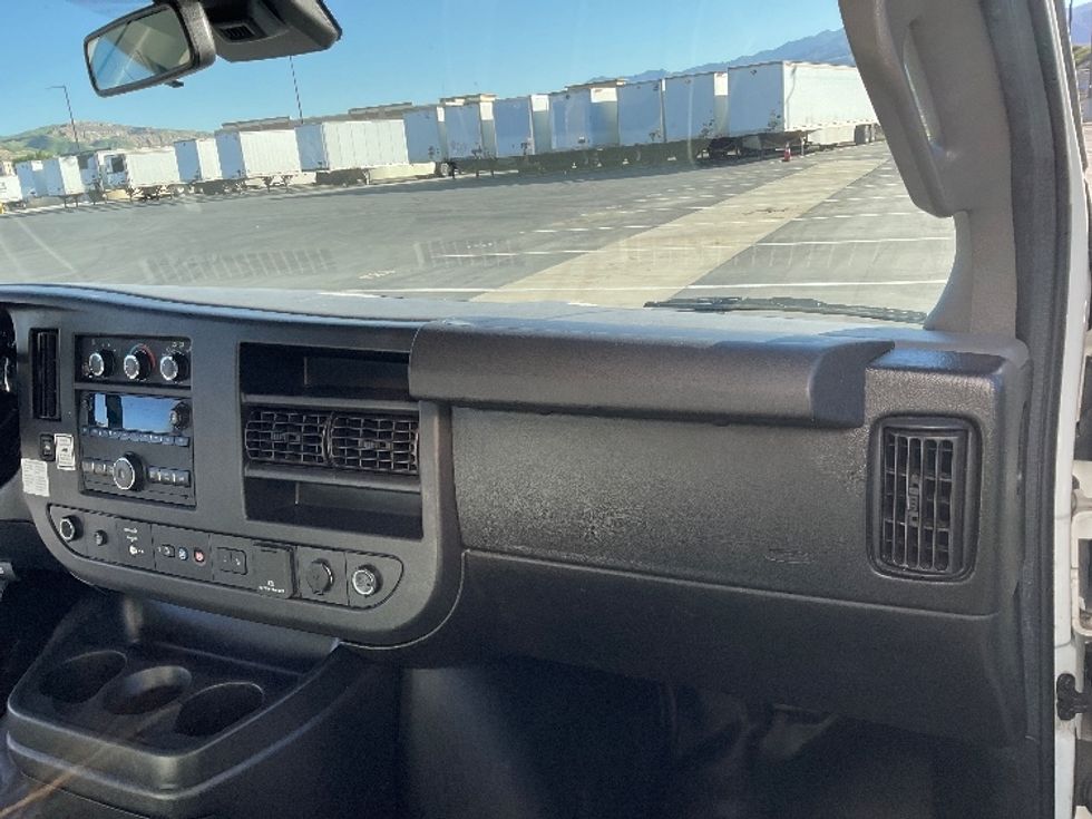 Light Duty Box Truck-Light and Medium Duty Trucks-GMC-2021-Savana G33903-Fontana-CA-110,308\n\t\tmiles-$ 29,500 - Image 21