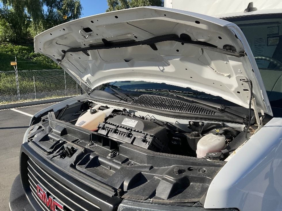 Light Duty Box Truck-Light and Medium Duty Trucks-GMC-2021-Savana G33903-Fontana-CA-110,308\n\t\tmiles-$ 29,500 - Image 24