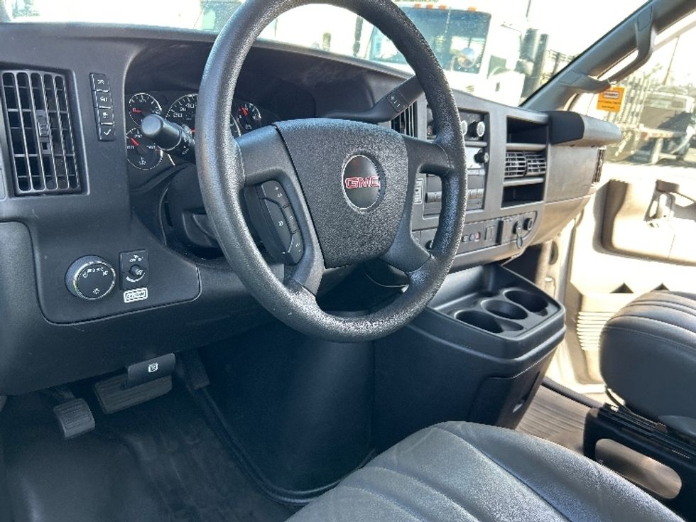 Light Duty Box Truck-Light and Medium Duty Trucks-GMC-2021-Savana G33903-Fontana-CA-114,879\n\t\tmiles-$ 27,500 - Image 17
