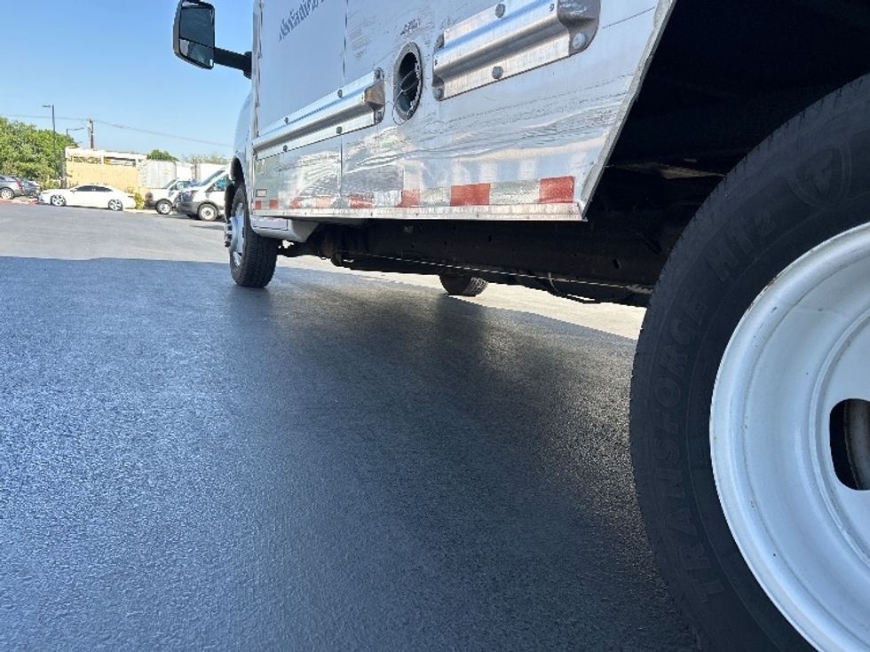 Light Duty Box Truck-Light and Medium Duty Trucks-GMC-2021-Savana G33903-Fontana-CA-114,879\n\t\tmiles-$ 27,500 - Image 5