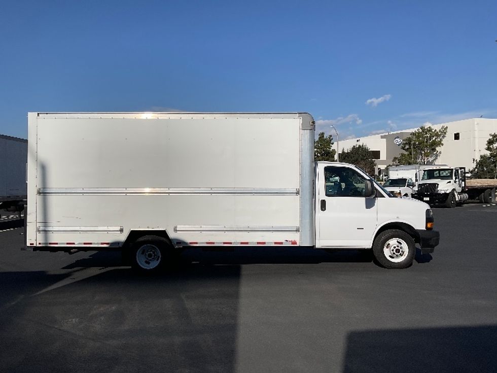 Light Duty Box Truck-Light and Medium Duty Trucks-GMC-2021-Savana G33903-Fontana-CA-115,016\n\t\tmiles-$ 29,000 - Image 15