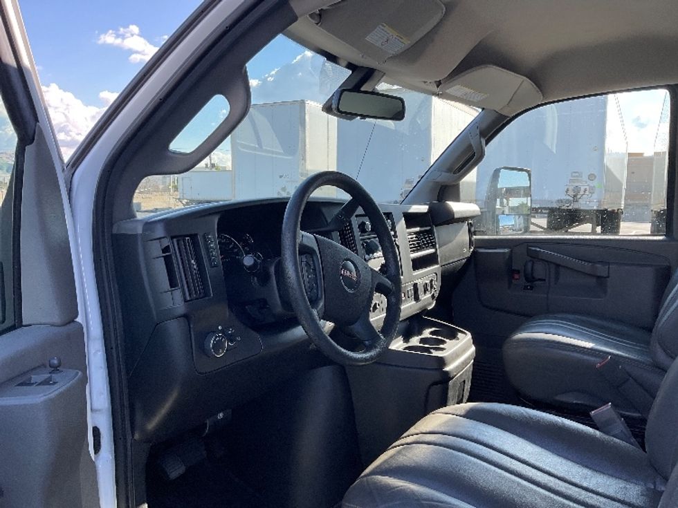 Light Duty Box Truck-Light and Medium Duty Trucks-GMC-2021-Savana G33903-Fontana-CA-115,016\n\t\tmiles-$ 29,000 - Image 17