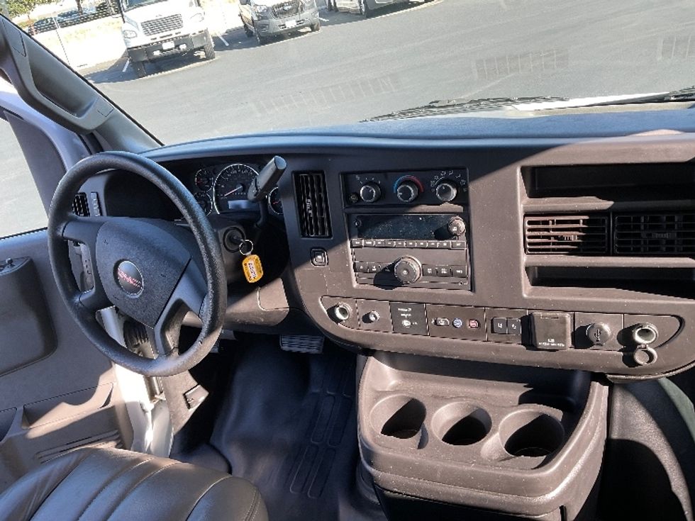 Light Duty Box Truck-Light and Medium Duty Trucks-GMC-2021-Savana G33903-Fontana-CA-115,016\n\t\tmiles-$ 29,000 - Image 18