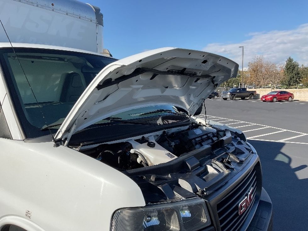 Light Duty Box Truck-Light and Medium Duty Trucks-GMC-2021-Savana G33903-Fontana-CA-115,016\n\t\tmiles-$ 29,000 - Image 23