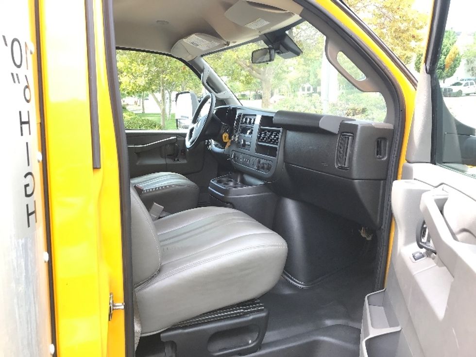 Light Duty Box Truck-Light and Medium Duty Trucks-GMC-2021-Savana G33903-Fontana-CA-115,109\n\t\tmiles-$ 23,750 - Image 20