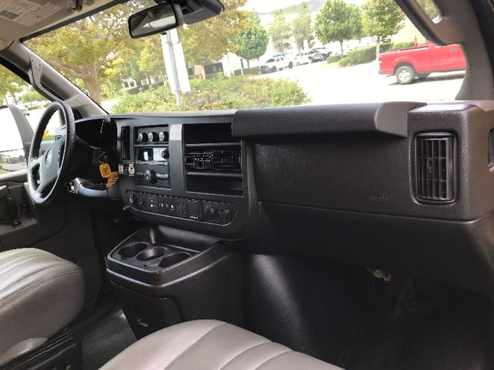 Light Duty Box Truck-Light and Medium Duty Trucks-GMC-2021-Savana G33903-Fontana-CA-115,109\n\t\tmiles-$ 23,750 - Image 21