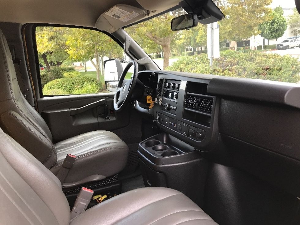 Light Duty Box Truck-Light and Medium Duty Trucks-GMC-2021-Savana G33903-Fontana-CA-115,109\n\t\tmiles-$ 23,750 - Image 22